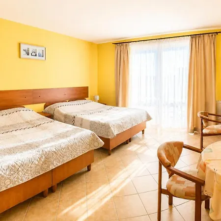 Julia Homestay Rewal